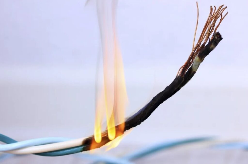 Cable en fuego