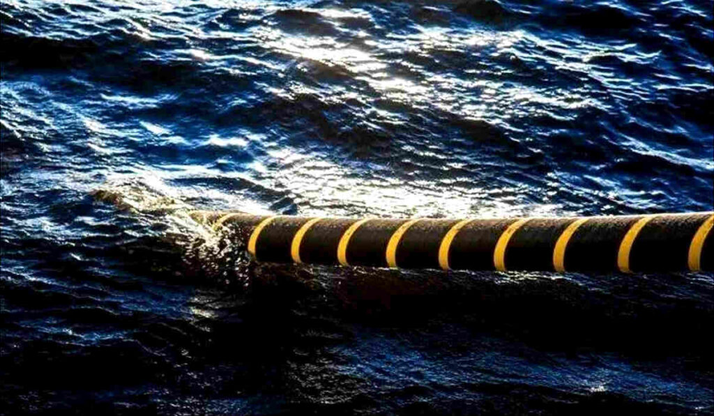 Cable en el mar