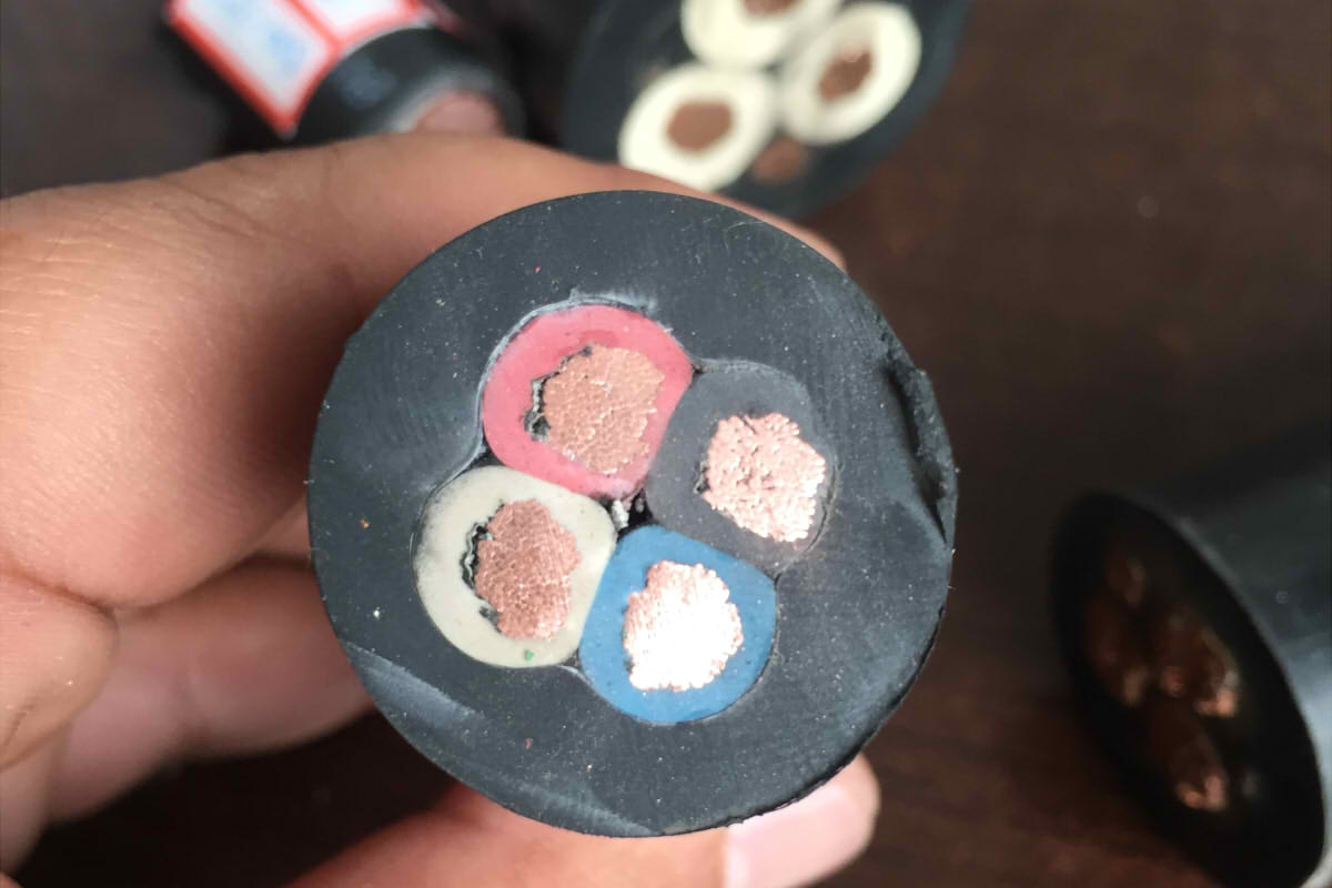 Juego De 16 Clips De Fijación Para Aislamiento De Capó De Cadillac - Número #094, Nylon Negro, Para Orificios De 1/4" | Piezas De Restauración Vintage